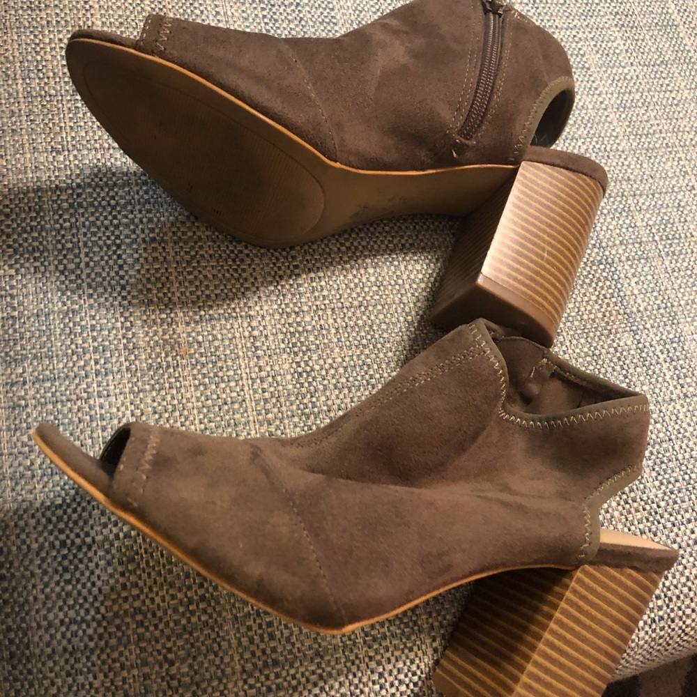 Gray Wedges
